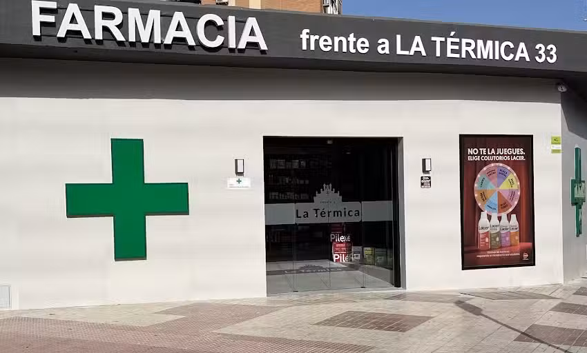 Farmacia Frente La T&eacute;rmica 33