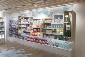 Farmacia Frente Residencia 24