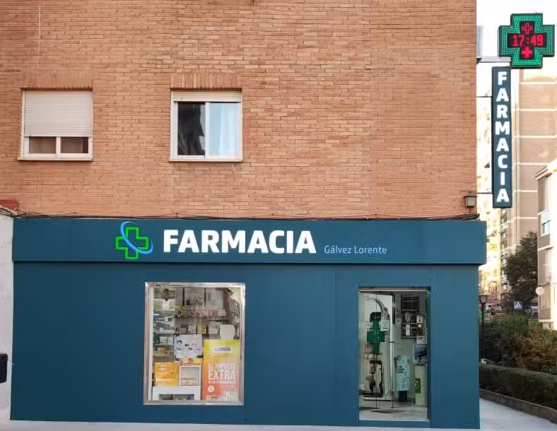 Farmacia G&aacute;lvez Lorente-Campo verde/Cartuja