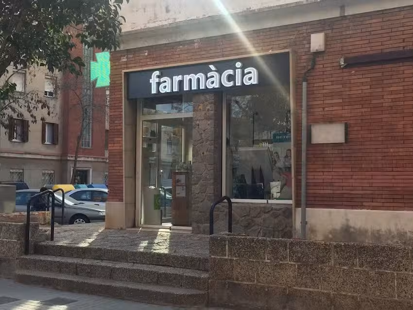 Farm&agrave;cia Georgina Labarta Brustenga