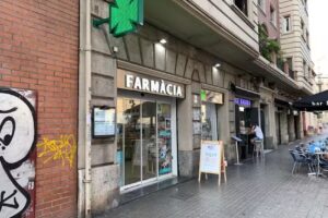 Farm&agrave;cia Gran Via 347