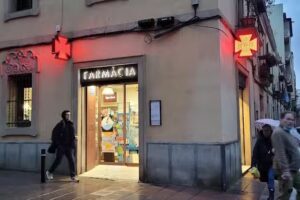 Farm&agrave;cia Granell S&aacute;enz de Buruaga &ndash; Pharmacy Les Corts