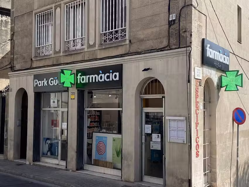 Farm&agrave;cia G&uuml;ell Salut (Noelia S. Gea)