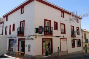 Farmacia G&uuml;ev&eacute;jar