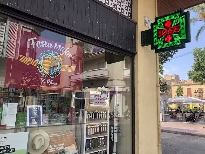 Farm&agrave;cia Higea Ribes (Llda. Ar&aacute;nzazu P&eacute;rez Ruiz)