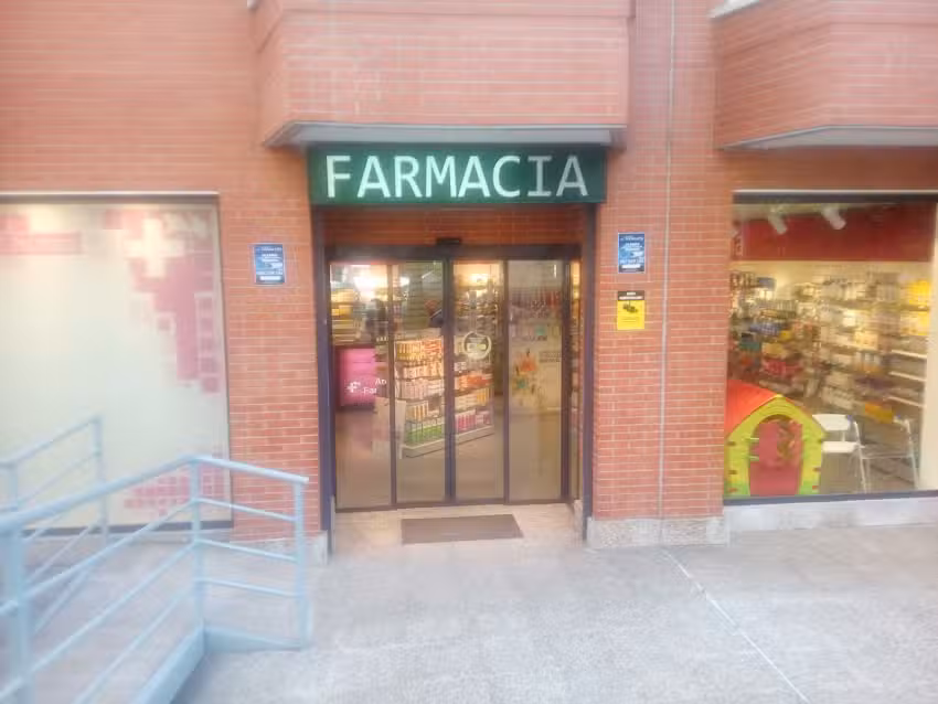 Farmacia Hoyos S&aacute;inz 45 S C P