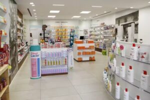 Farm&agrave;cia i &ograve;ptica Sant Juli&agrave; de Vilatorta