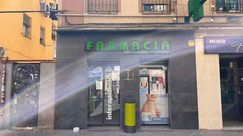 Farmacia In&eacute;s Almendro Conde