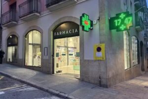 Farm&agrave;cia J Fullana Apodaca