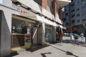 Farm&agrave;cia J. Sales i Llavi&agrave; (Diputaci&oacute; &ndash; N&agrave;pols)