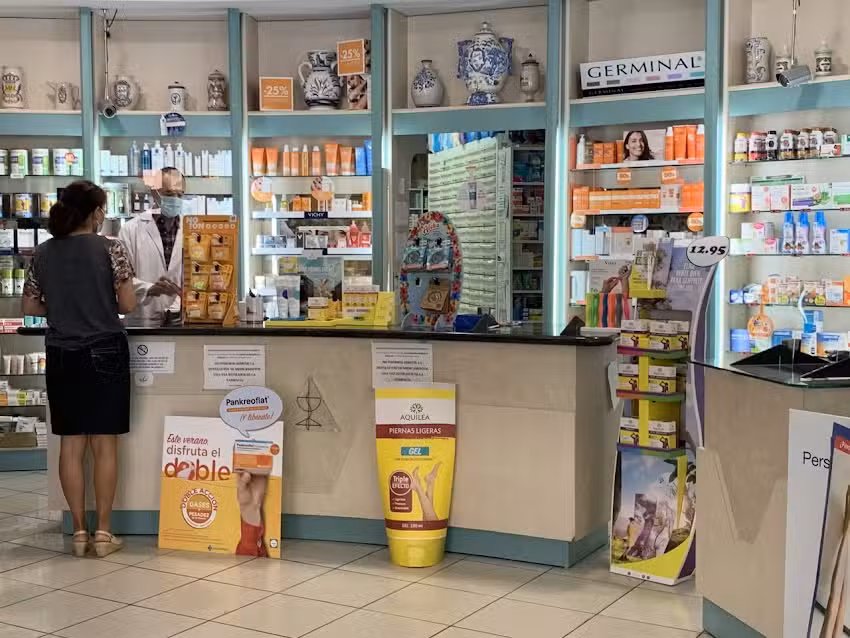 FARMACIA JULIA NEGRILLO ROBLEDA