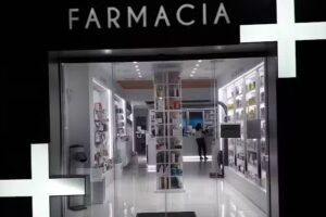 Farmacia La Barrera. Clara Isabel Santiago Cubas
