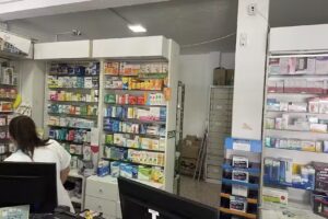 Farmacia LA BOTICA DE MOG&Aacute;N