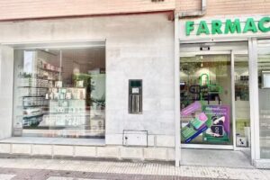 Farmacia La Cist&eacute;rniga (Lda. Dolores S&aacute;nchez Navarro)