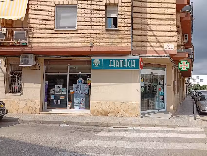 Farm&agrave;cia la Llanera