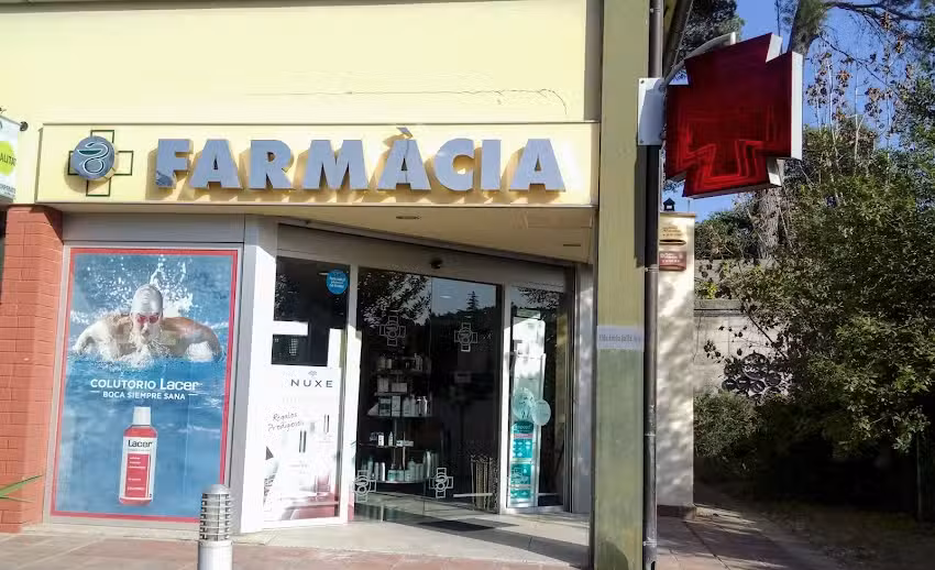 FARM&Agrave;CIA LA MOLA