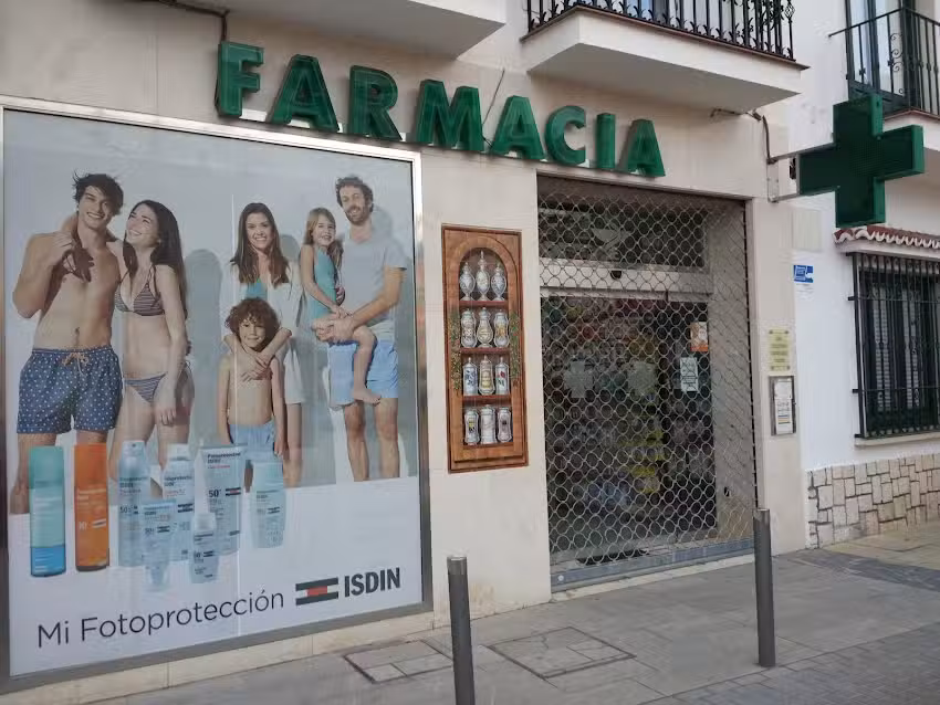 Farmacia La Plaza LDO. CELESTINO FERNANDEZ