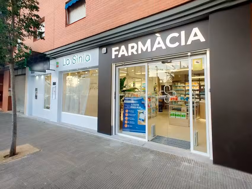 Farm&agrave;cia La S&iacute;nia