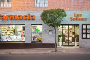 Farmacia Las Salinas (Lda. Lidia García Santos)