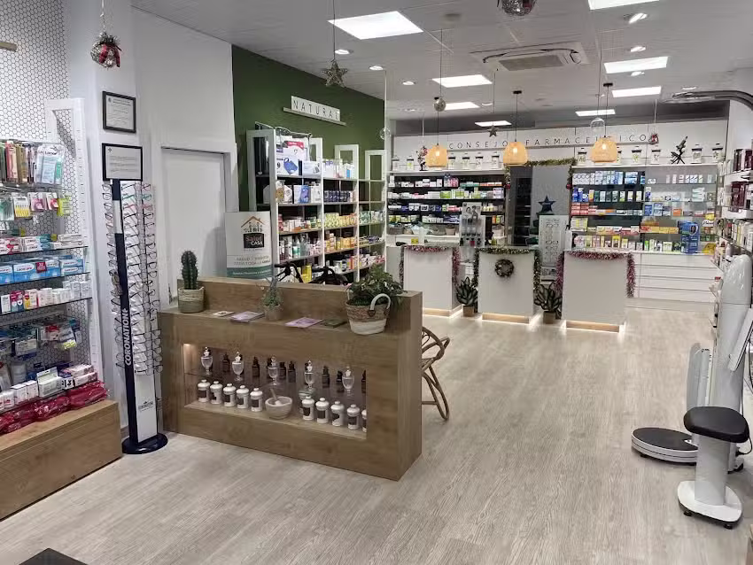 FARMACIA L&Aacute;ZARO C. CORDERO BORAITA