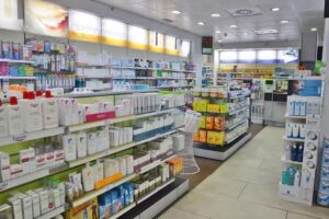 Farmacia Lcdo. Jose M&ordf; Fern&aacute;ndez Valencia Bravo de Laguna y Lcda. Julia Rodr&iacute;guez Guerra