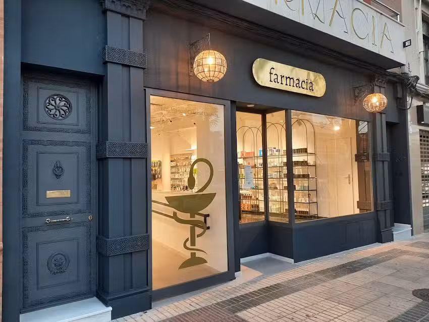 Farmacia Lcdo. Manuel Carvajal