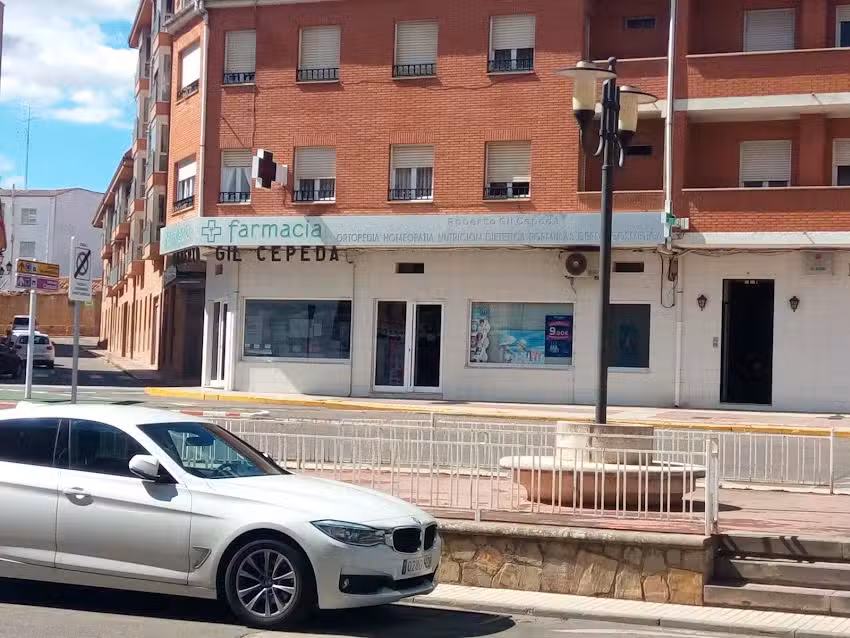 FARMACIA LDO. ROBERTO GIL-CEPEDA P&Eacute;REZ