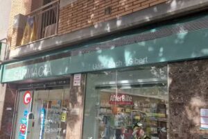 Farm&agrave;cia Ldos. Bach Gibert