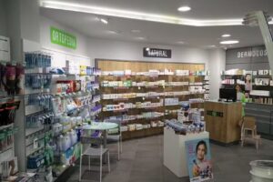 Farmacia Ldos Ortega Mart&iacute;nez, ahora Farmacia Les Vies