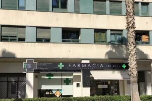 Farmacia Les Arts