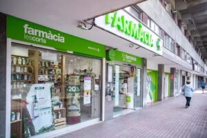 Farm&agrave;cia Les Corts