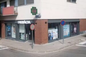 Farm&agrave;cia Les Fonts