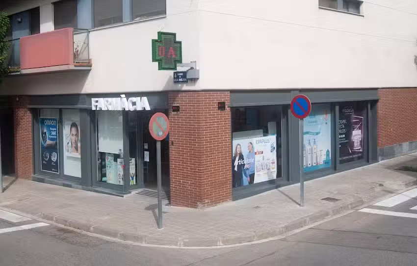 Farm&agrave;cia Les Fonts