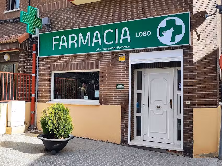 FARMACIA LOBO, Navalafuente. SILVIA G&Oacute;MEZ