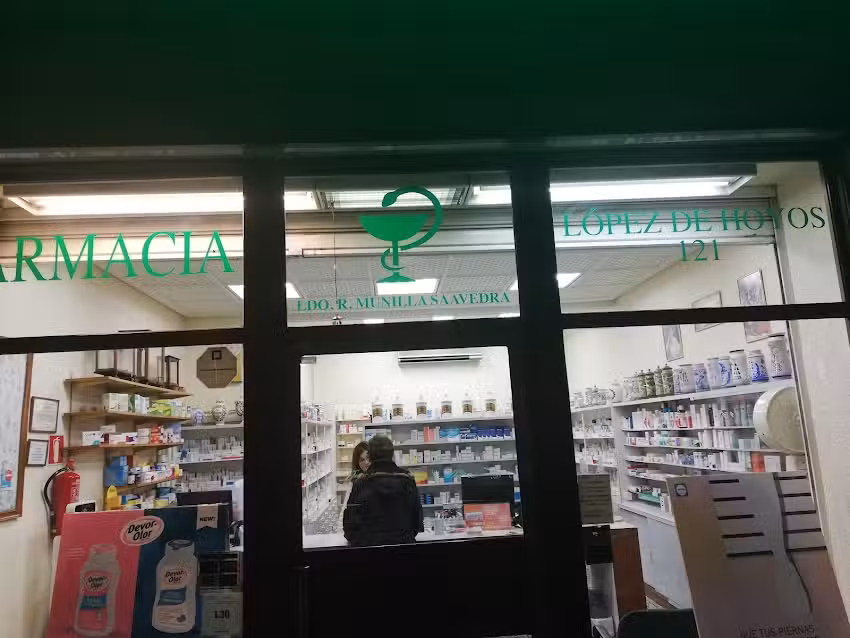 Farmacia L&oacute;pez de Hoyos 121