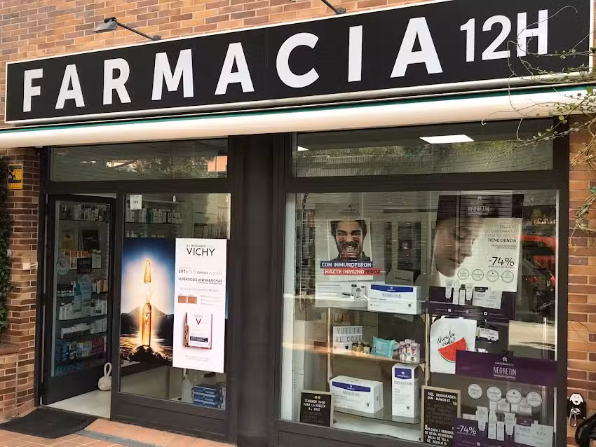Farmacia L&oacute;pez de Hoyos 374