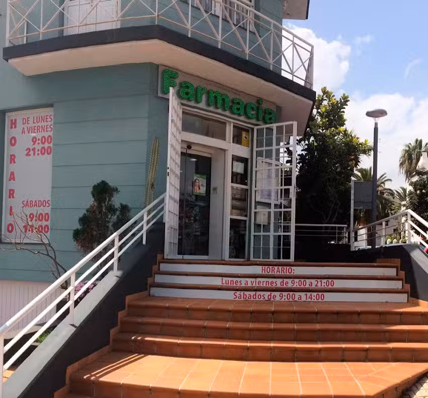 Farmacia Los Menceyes &ndash; Rosa Mar&iacute;a Lecuona Neumann