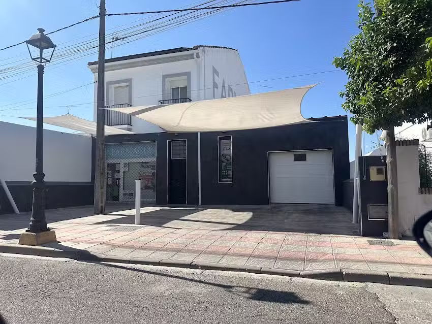 Farmacia Los Mochos Ldo &Aacute;ngel Rico Due&ntilde;as