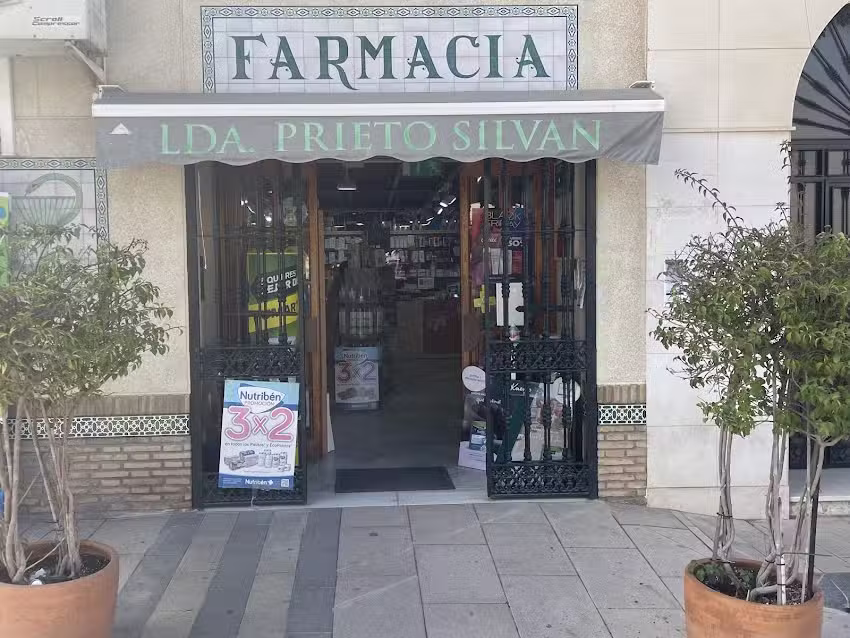 Farmacia Los Pr&iacute;ncipes (Lda. Prieto Silv&aacute;n)