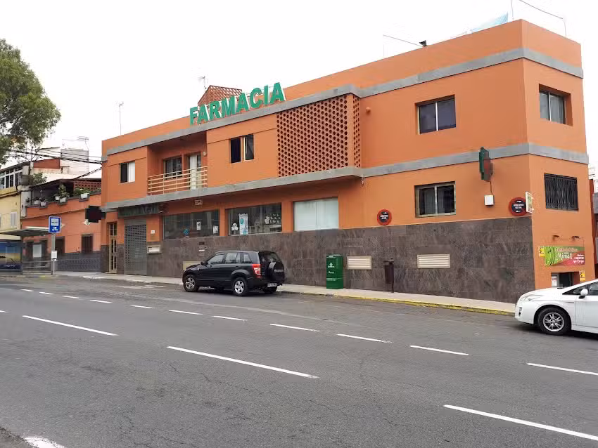 FARMACIA LOS TARAHALES