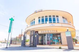 Farm&agrave;cia M.Teresa Valls. Autoservei parafarm&agrave;cia 24h