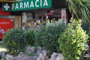 Farmacia Mar&iacute;a Fragua y Esther Maroto, C.B.