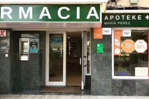 Farmacia Mar&iacute;a P&eacute;rez. Playa de Poniente
