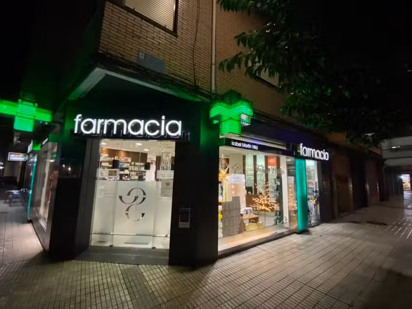FARMACIA MART&Iacute;N VILLA