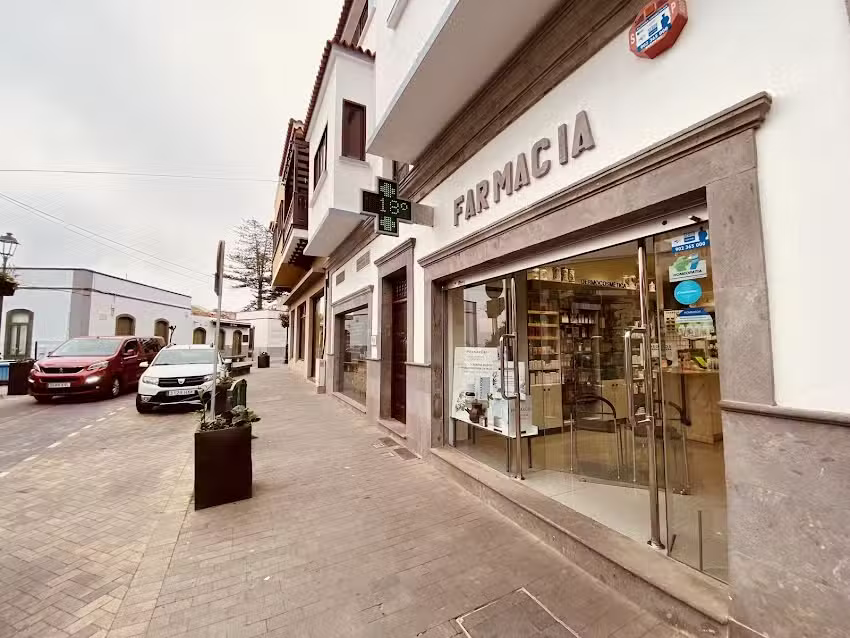 Farmacia Mart&iacute;nez Berriel