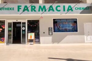 Farmacia Mart&iacute;nez de la C&aacute;mara C.B.