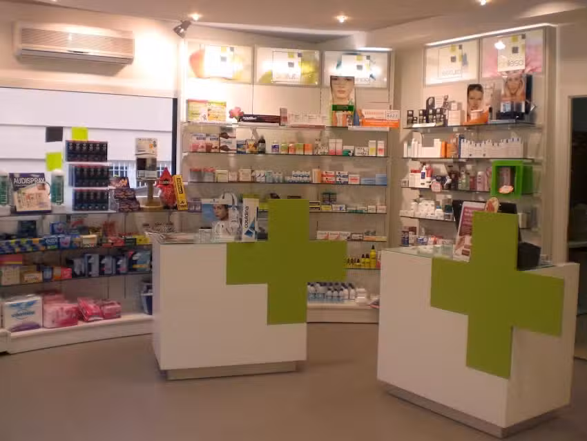 Farm&agrave;cia Mart&iacute;nez Folch