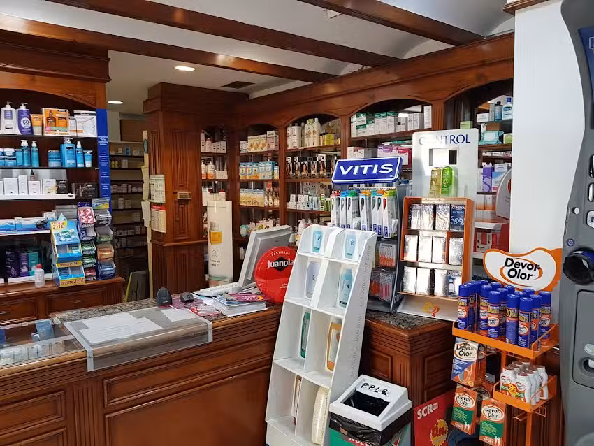 Farmacia Mart&iacute;nez Guerra