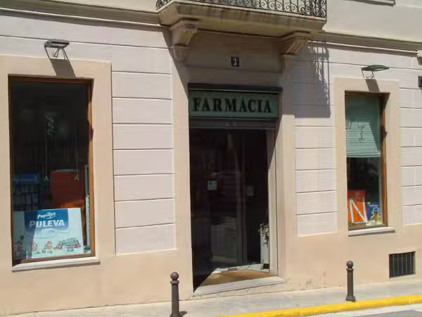 FARM&Agrave;CIA MENA