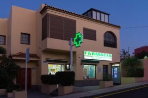 Farmacia Mil&aacute;n 16, Lcdo. Juan Antonio M&eacute;ndez Alonso